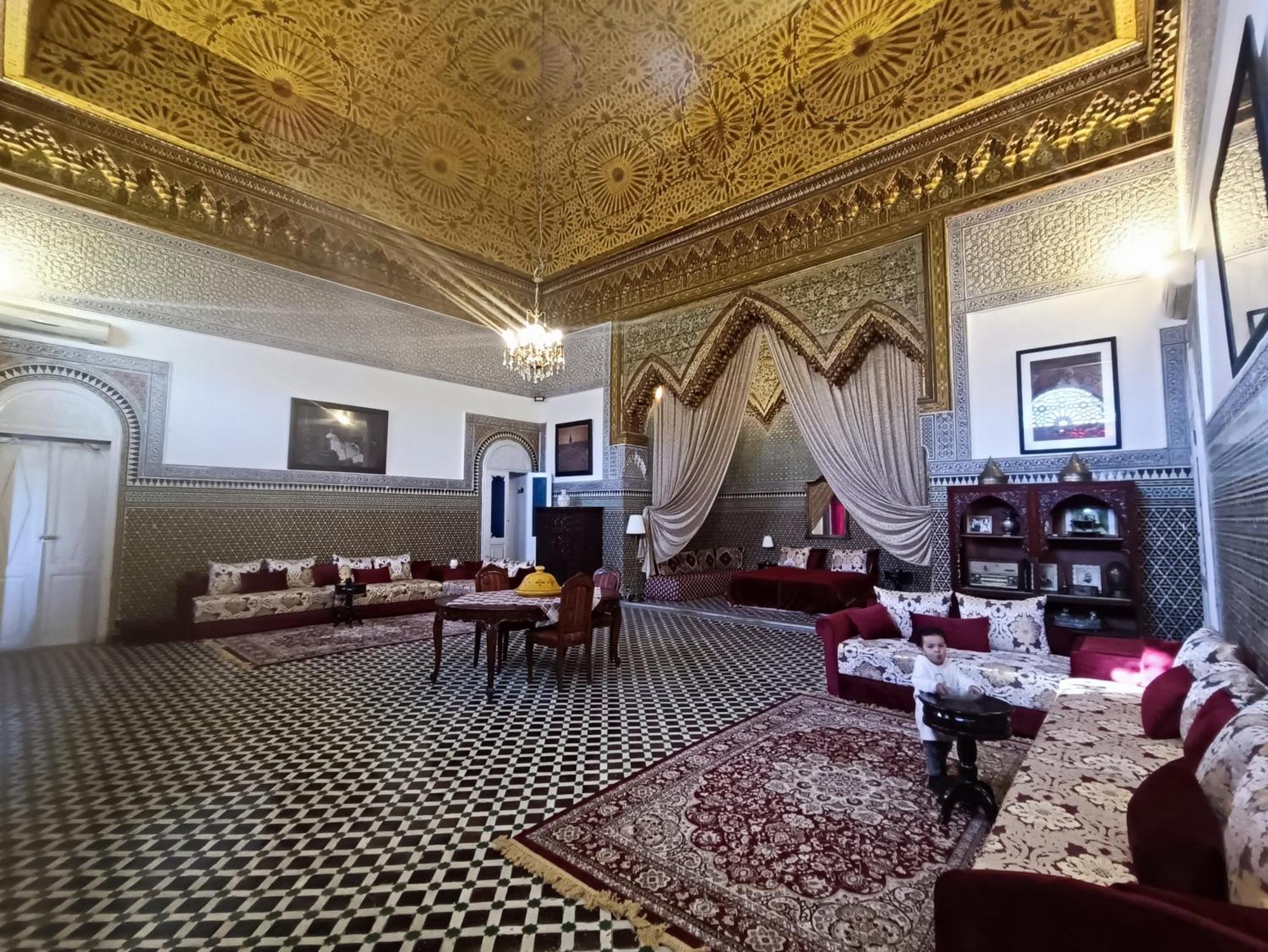 Youssef Fez Buitenkant foto